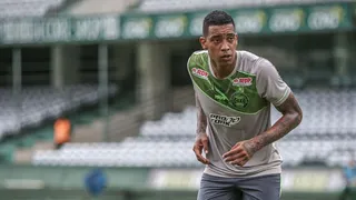 Em jogo-treino, Coritiba bate Camboriú-SC no Couto Pereira