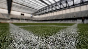 Sintético ou natural? Mega estudo aponta qual gramado causa mais riscos aos atletas