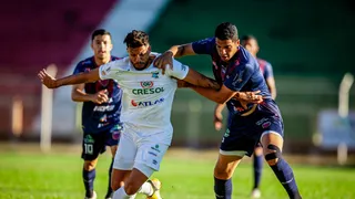 Com pênalti bizarro, Toledo e Azuriz empatam pelo Paranaense