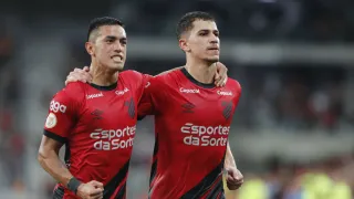 Livre no mercado, meia se declara e sonha com volta ao Athletico