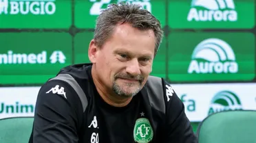 Ex-Coritiba estreia na Chapecoense contra o Athletico sob pressão