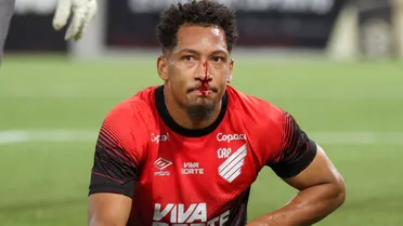 Zagueiro deixa Athletico e acerta com gigante da Série B