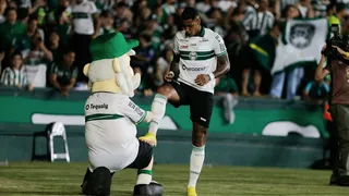 Com hat-trick sobre o Sport, Alef Manga atinge marcas pelo Coritiba