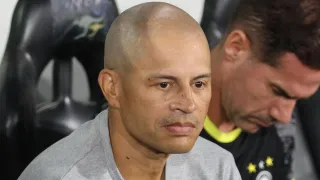 “Tristeza”: Alex lamenta ‘condição horrorosa’ na lanterna de Estadual