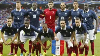 Lenda do futebol troca os gramados pelo octógono e desafia ex-Barcelona no MMA