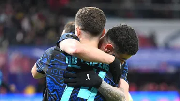 Atacante detonado no Athletico marca gol ‘mágico’ e brilha na Europa