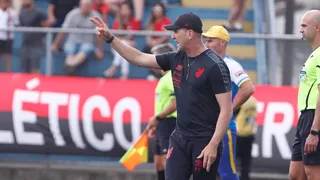 Melhor futebol do Brasil? Técnico do Athletico responde