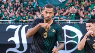 Coritiba encerra jejum de 120 dias e avança à semifinal do Paranaense