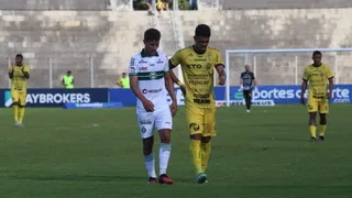 Oliveira admite “muita” preocupação com a defesa; jogador fala em “vergonha”
