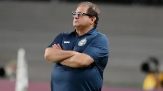Guto Ferreira dispara contra a arbitragem do Campeonato Paranaense
