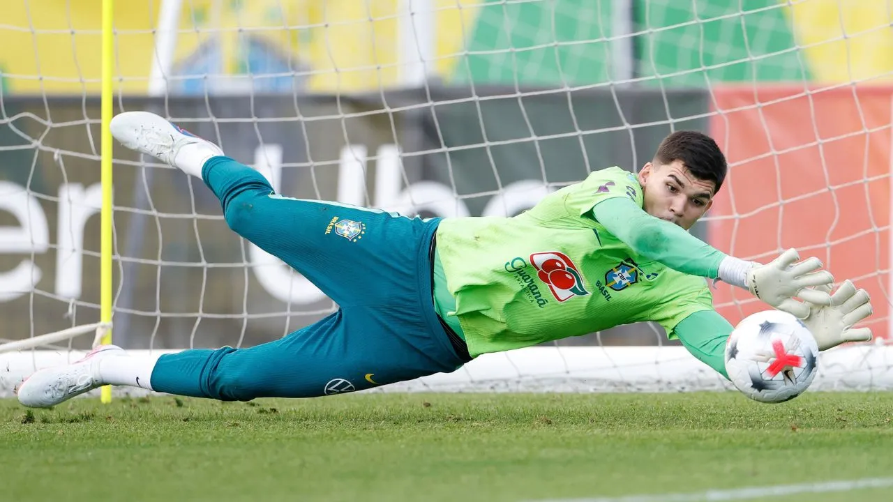 pedro-morisco-coritiba-treinos-seleçao-brasileira (1)