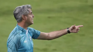 Rodrigo Santana terá mais de uma semana pra corrigir o Coritiba e contar com “reforços”
