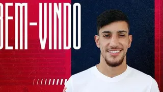 Após recusar Athletico, Pedrinho é anunciado por clube da Série A