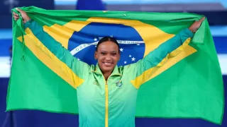 Rebeca Andrade conquista medalha de ouro no salto