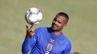 Ex-Paraná, zagueiro rescinde contrato com clube turco após passagem relâmpago