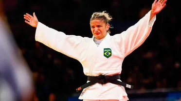Larissa Pimenta conquista o bronze no judô em Paris
