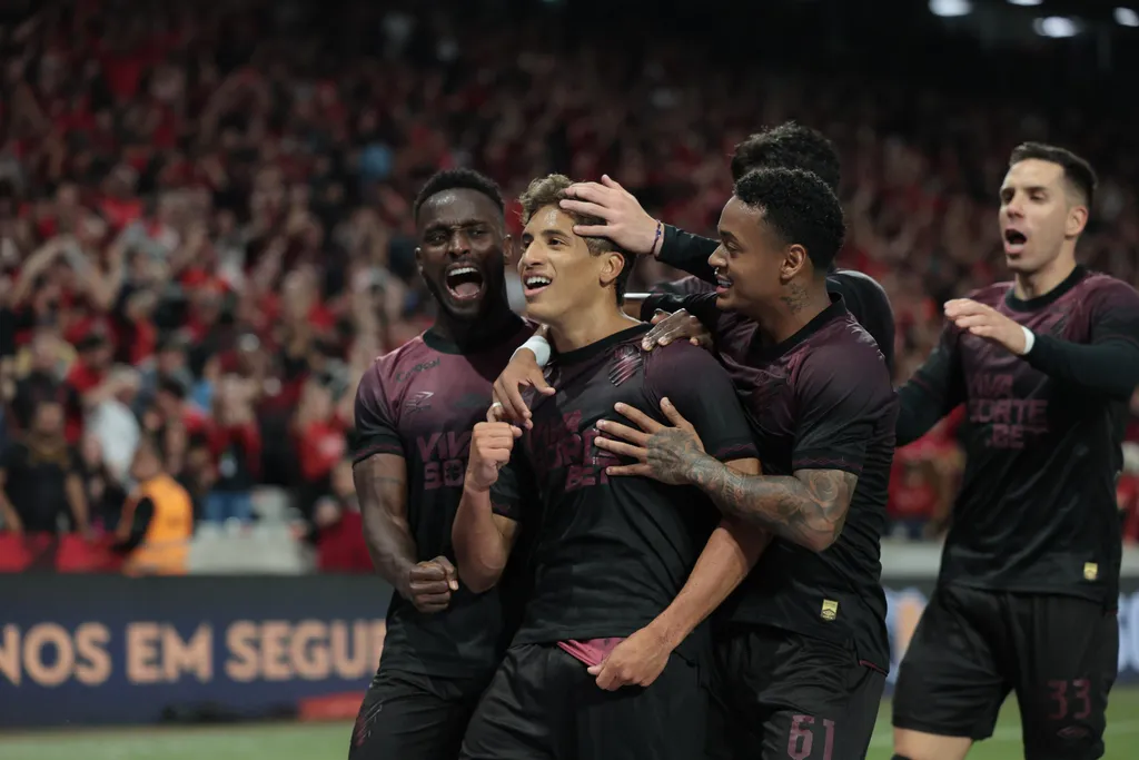 Partida do Campeonato Brasileiro Serie B entre Athletico PR e America-MG