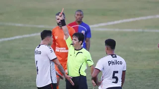 Alguém gosta do “narrador-torcedor” adotado pelos clubes nas transmissões?