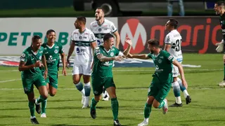 Coritiba perde confronto direto para o Goiás e segue na lanterna