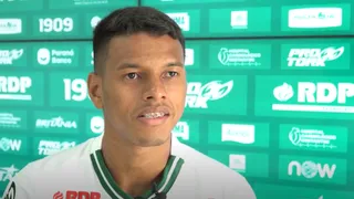 Coritiba apresenta atacante cria da base do Santos