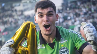 Coritiba deixa escapar título antecipado e volta à Série A com vaias