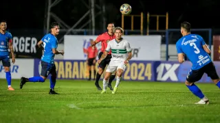 Com apagão e lance polêmico, Coritiba sofre primeira derrota no Estadual