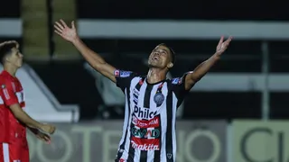 Operário-PR ganha de virada do CRB e encosta no G4 da Série B