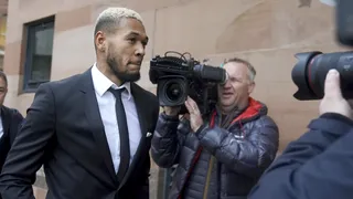 Jogador brasileiro do Newcastle leva multa e suspensão por dirigir sob efeito de álcool