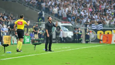 Valentim lamenta “tarde infeliz” e exalta temporada do Athletico em 2021: “Ano muito bom”