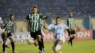 Com emoção, Coritiba mostra poder de reação, vence, mas outra vez comete falhas