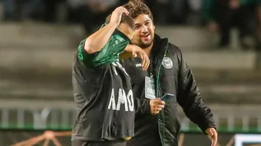 Vitória do Coritiba tem protestos contra Amodeo; torcedores têm faixas barradas