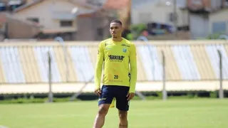 Paraná encaminha contratação de zagueiro e quer mais oito reforços para a Série C