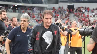 Milly Lacombe ajuda Cuca renascer.  E o Furacão agradece
