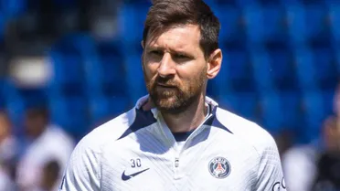 Paris Saint-Germain confirma saída de Lionel Messi do clube