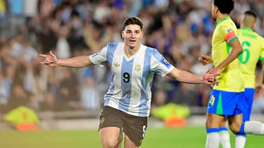 Raphinha não cumpre promessa, e Brasil é massacrado pela Argentina