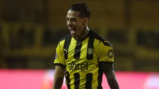 Coritiba encaminha empréstimo de meia uruguaio ex-Peñarol