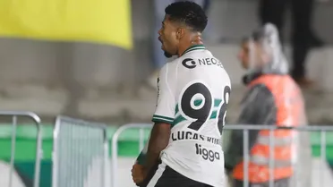 Destaque do Coritiba na Série B, jovem é elogiado por técnico