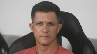 Com esse time e sem dinheiro, o Athletico de Barbieri corre o risco de passar no teste do pato