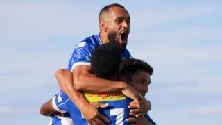 Cianorte marca no fim e abre vantagem sobre o Azuriz na final da Taça FPF