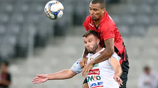 Athletico renova contrato do zagueiro Zé Ivaldo