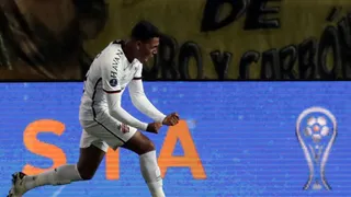 Com dois golaços, Athletico segura pressão e mostra ser “copeiro”
