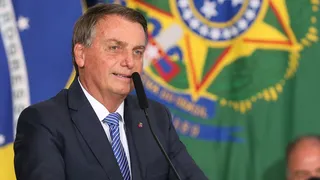 Bolsonaro sanciona lei que permite aos clubes se transformarem em empresas S/A
