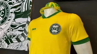 Coritiba lança camisa amarela em homenagem à seleção brasileira