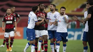 Após acusação de racismo no Brasileirão, Alex se posiciona: “É uma luta diária”