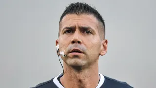 Árbitro afastado da Série A apita jogo do Athletico