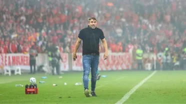 Abatido, Eduardo Coudet resume eliminação do Inter: ‘Golpe muito duro’