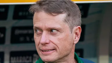 Falta de reforços expõe carência e vira dor de cabeça para Seabra no Coritiba