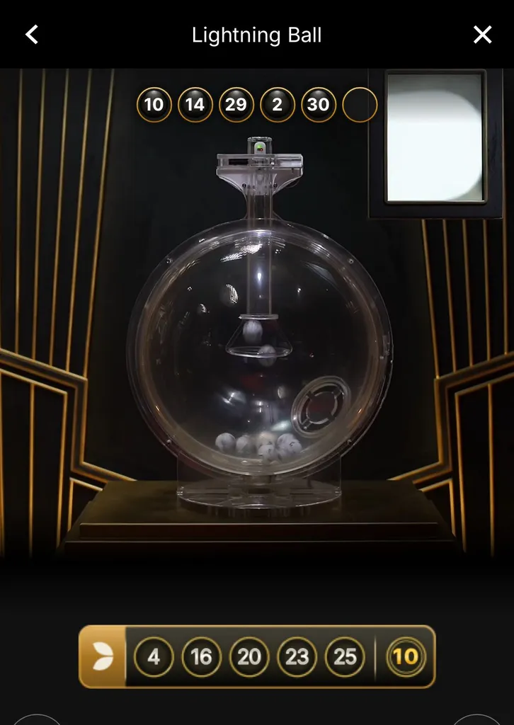 Bingo lightning ball com bolas sendo sorteadas.