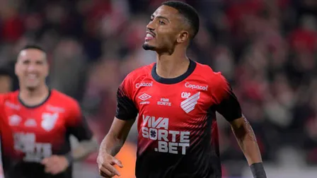 Athletico está perto de entrar para a história da Série B
