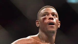 UFC: Jamahal Hill dispensa cinturão por revanche com Poatan